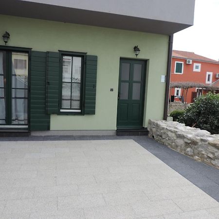 Apartments Lori Биоград на Мору Екстериор снимка