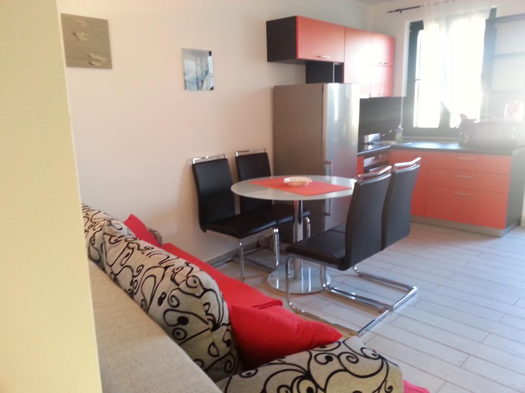 Apartments Lori Биоград на Мору Стая снимка